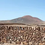 Casa Al Volcan De 度假居 *
